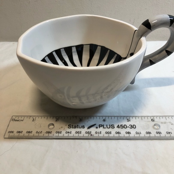 Unique Pier One Cat Mug Black White Vintage Retired Marked P1 - Picture 9 of 15